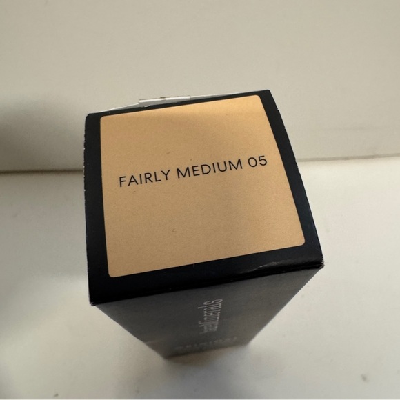 Bareminerals Original Liquid Mineral Foundation Spf 20 Fairly Medium 05 - Picture 3 of 3